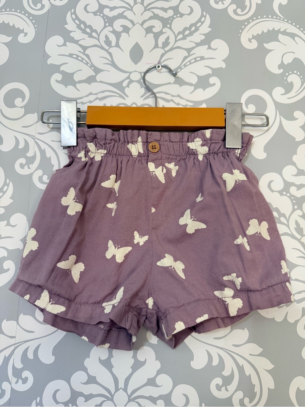 💫10/$25 • H&M High-Waist Purple Butterfly Print Shorts